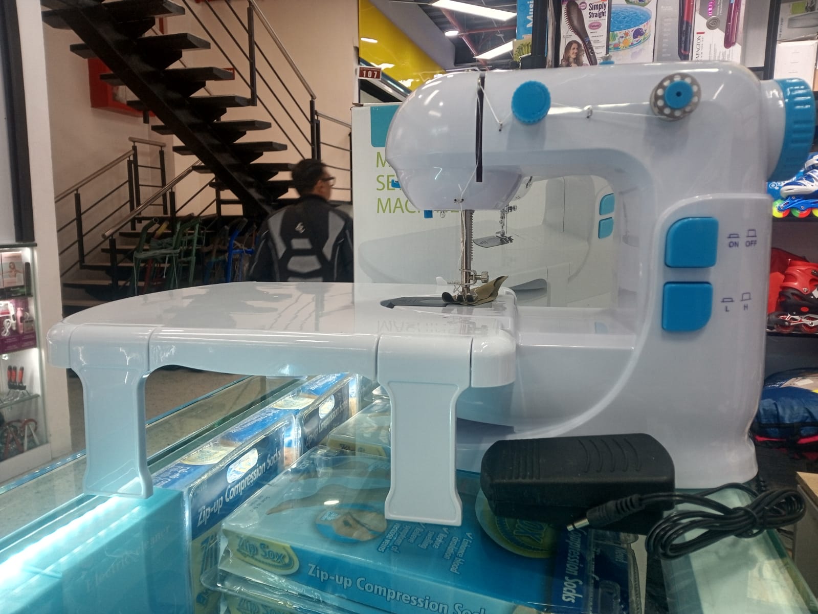 Mini Máquina de Coser Doméstica